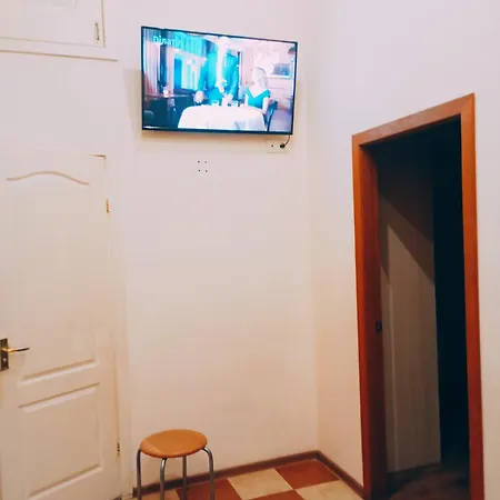 двухкомнатная квартира,500м и дерибасовская * Odessa