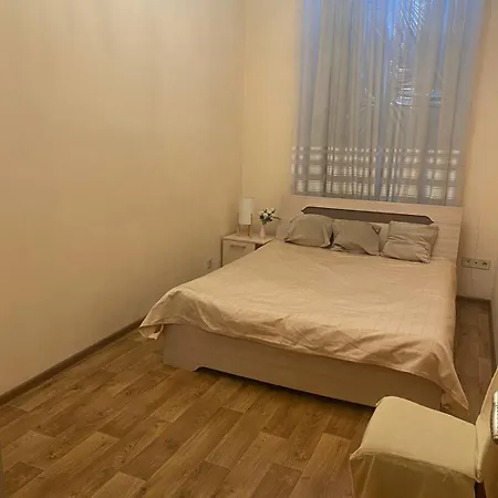 двухкомнатная квартира,500м и дерибасовская Odesa