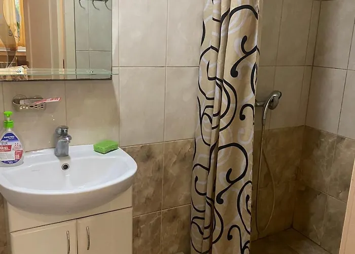 Apartment двухкомнатная квартира,500м и дерибасовская Odesa