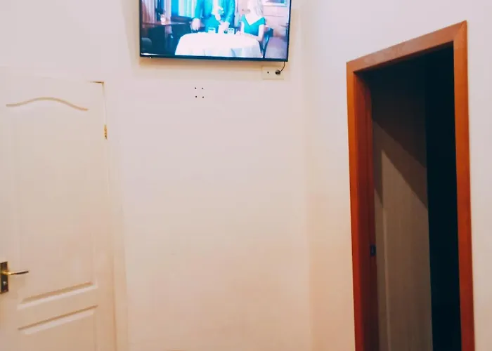 двухкомнатная квартира,500м и дерибасовская * Odesa